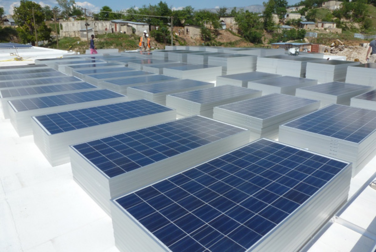 Solar panels arrive at Mirebalais National Teaching Hospital
