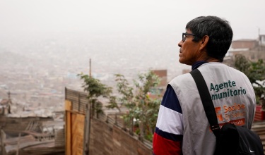 Agentes comunitarios de salud—or community health workers—like Eliazar, are critical to PIH's work in Peru.
